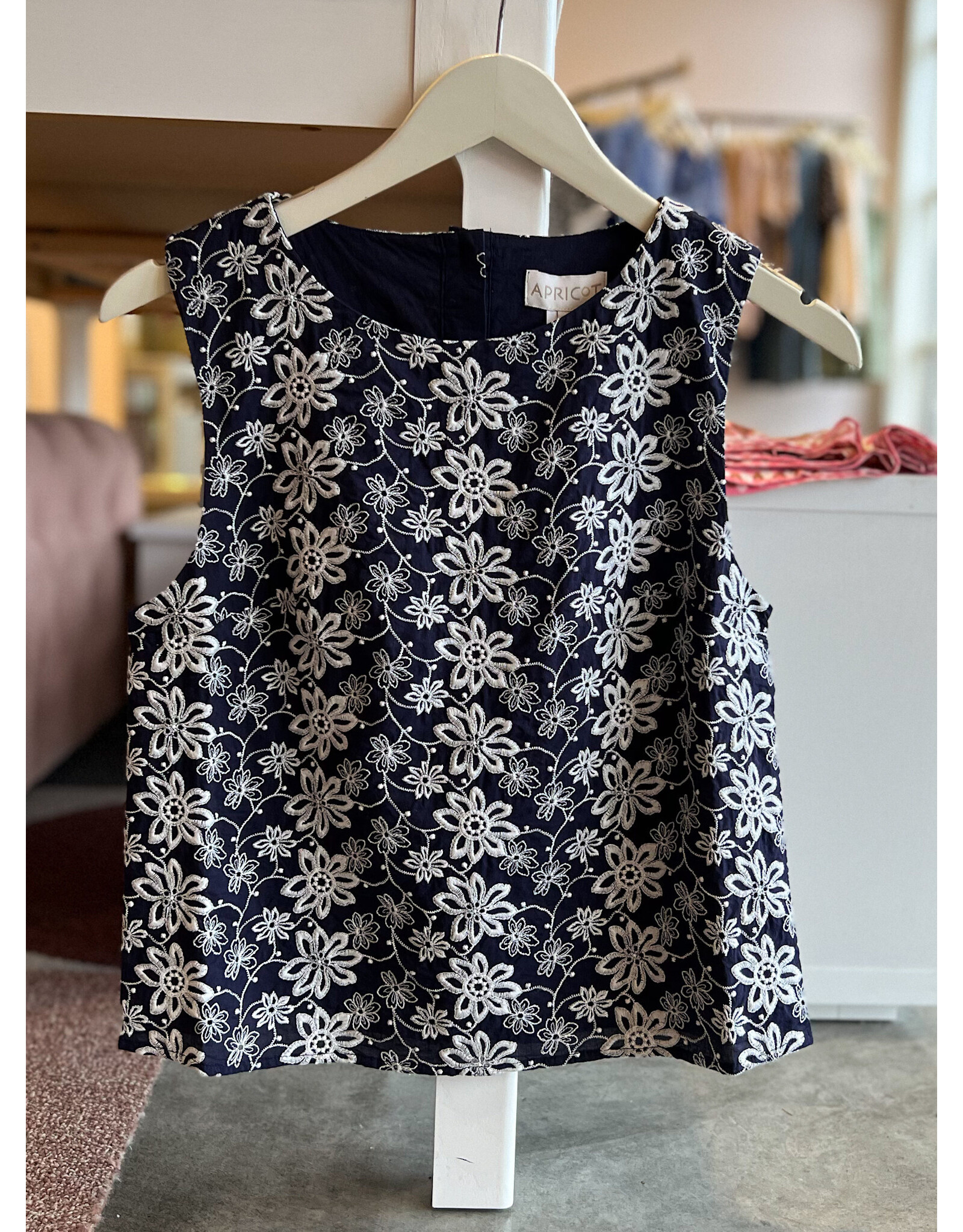 ACANTHA EMBROIDERED FLORAL TOP