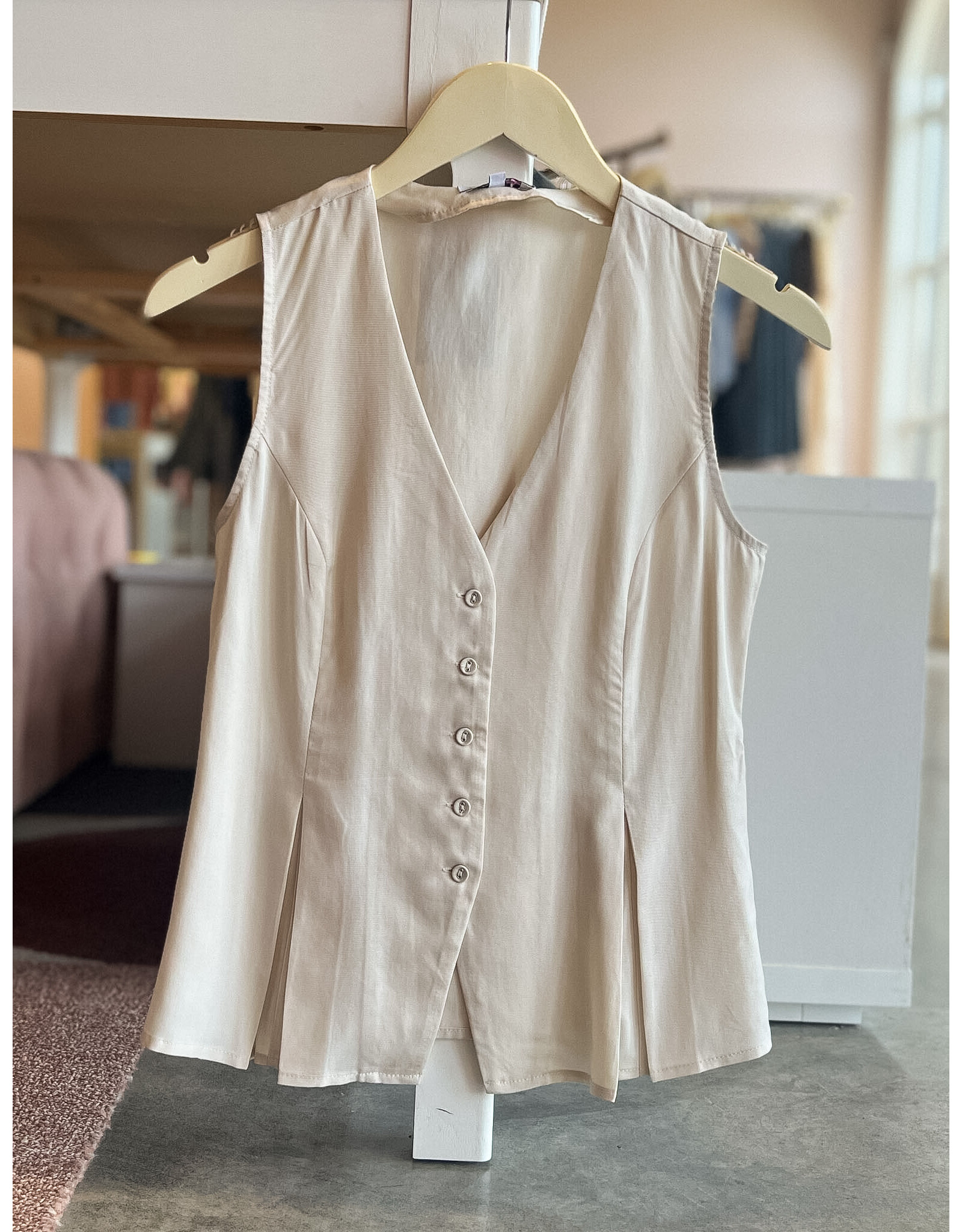 CAMI SLEEVELESS PLEATED VEST