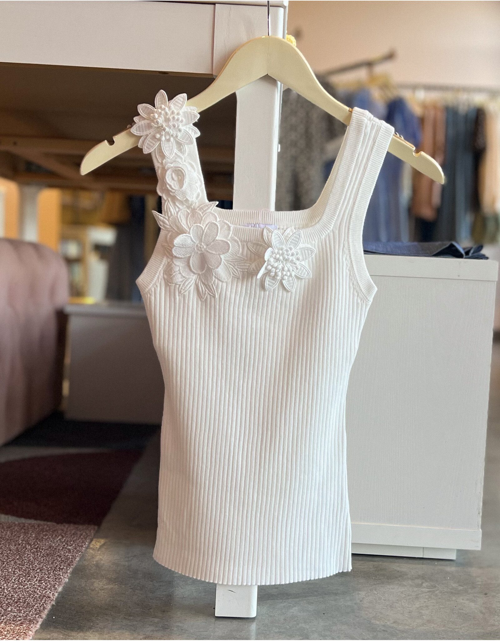 ARIADNE 3D FLORAL TANK TOP