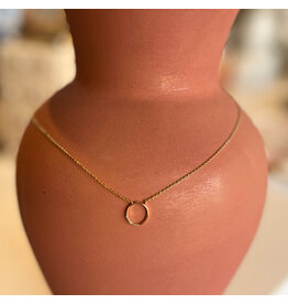 EZIO CIRCLE PENDANT NECKLACE