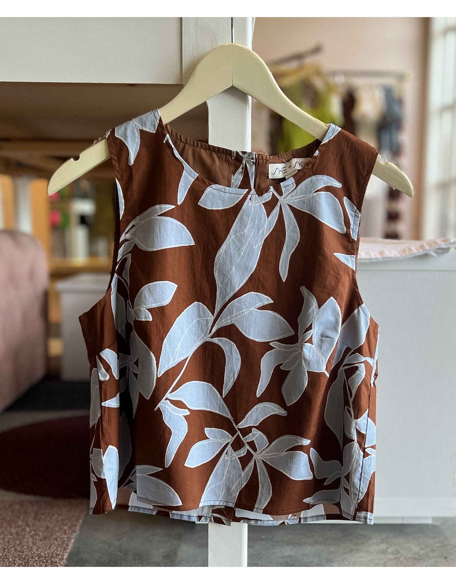 JABILO SLEEVELESS PRINTED TOP