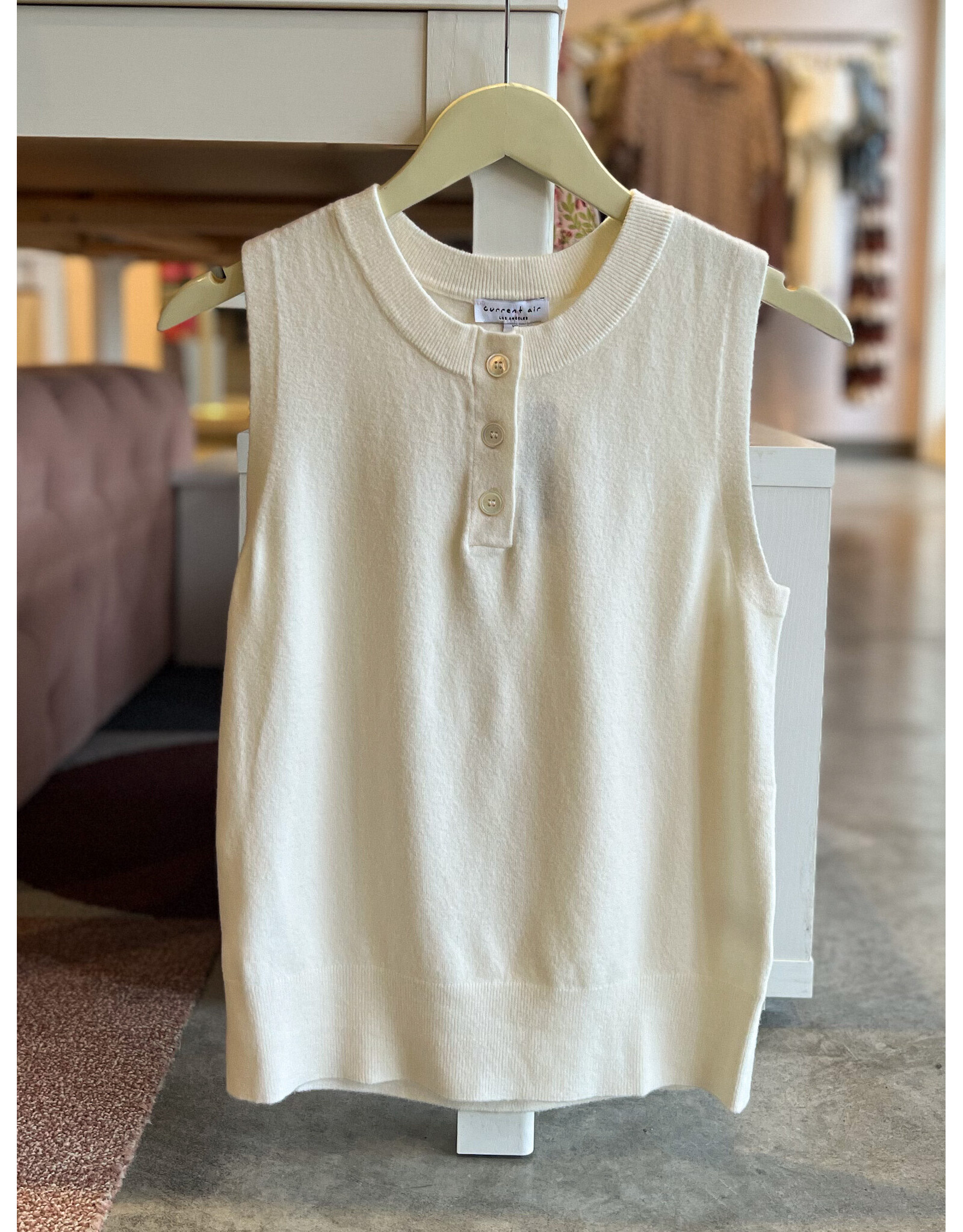 NEAH SLEEVELESS HENLEY VEST