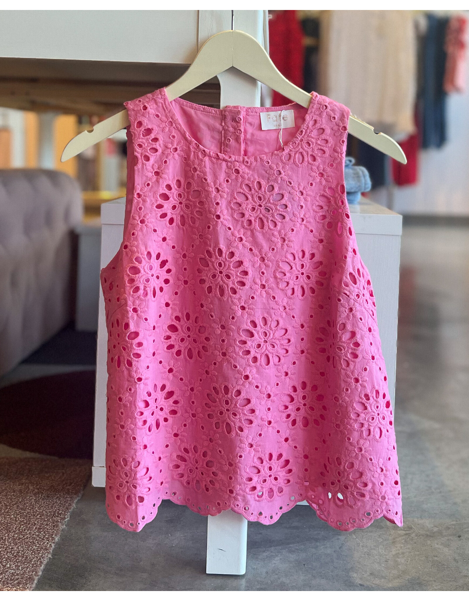 RAFIKI FLORAL EYELET LACE SLVL TOP