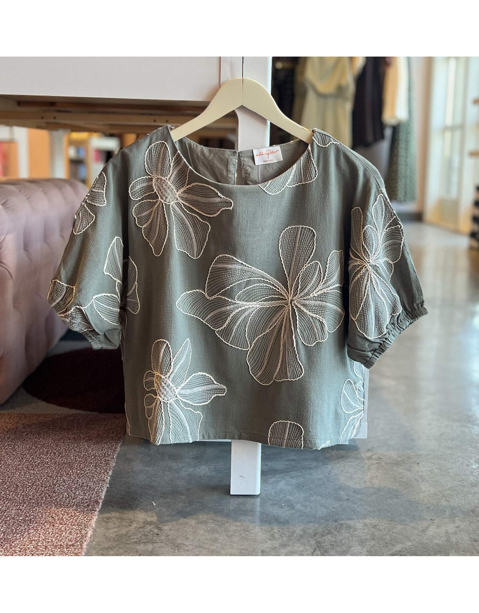 GAIA FLORAL EMBROIDERED TOP