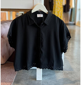 BEILE DOLMAN EYELET LACE TOP