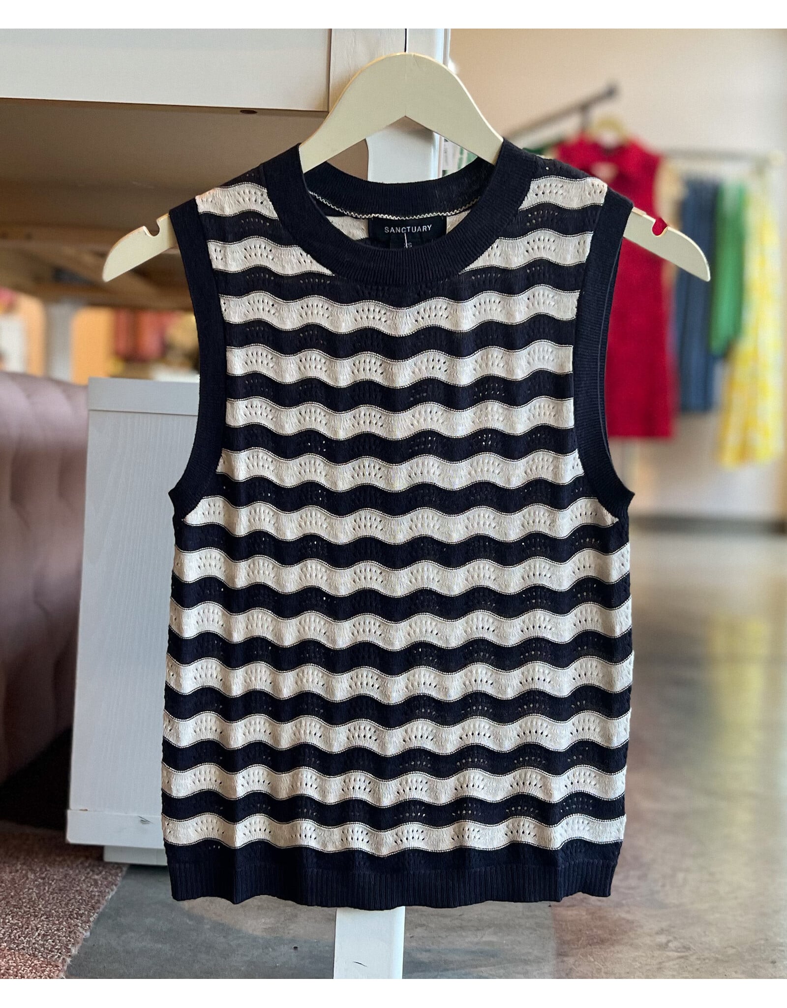 SANCTUARY EVERYDAY CHEVRON KNIT SHELL