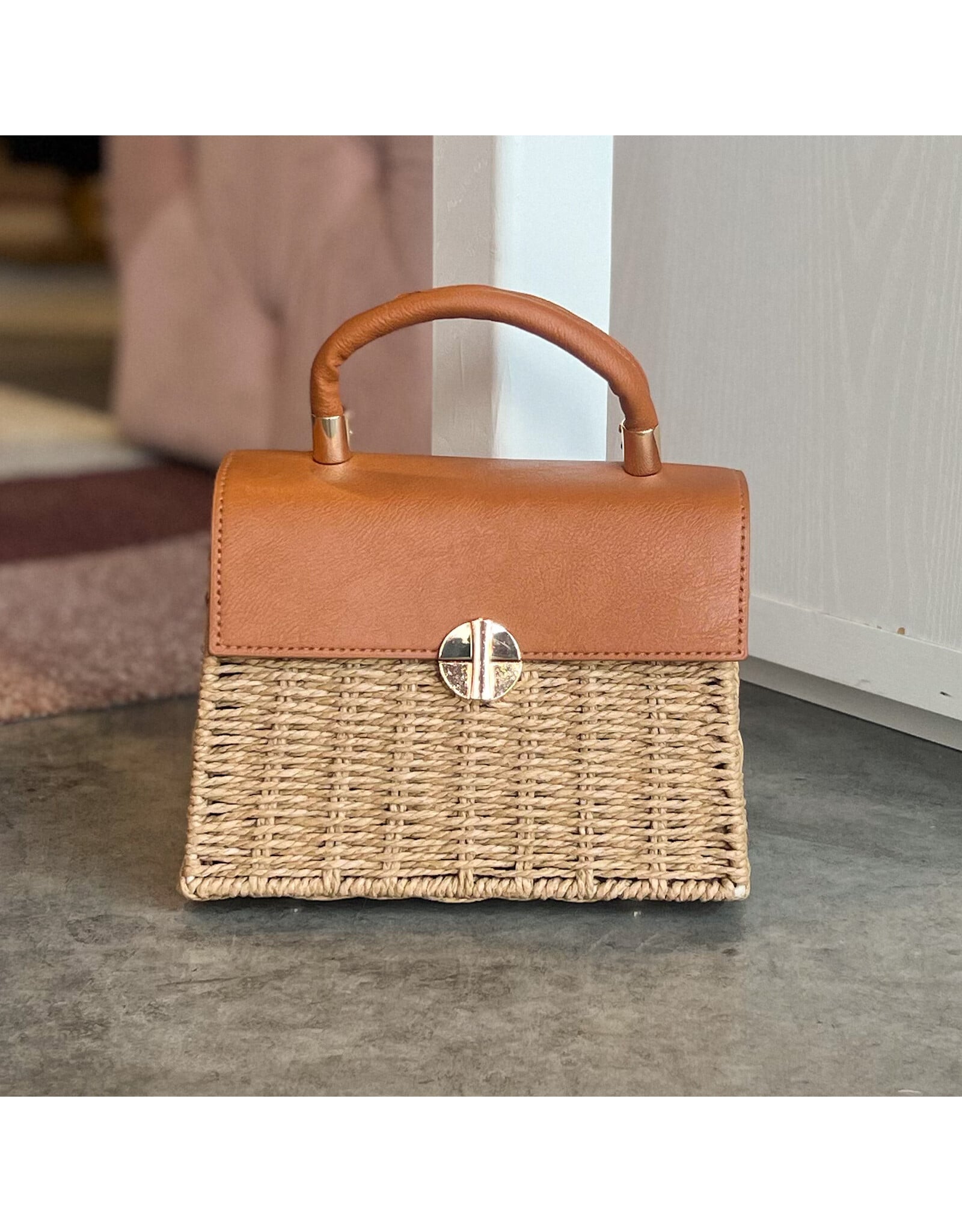 ADEOLA CROSSBODY BAG
