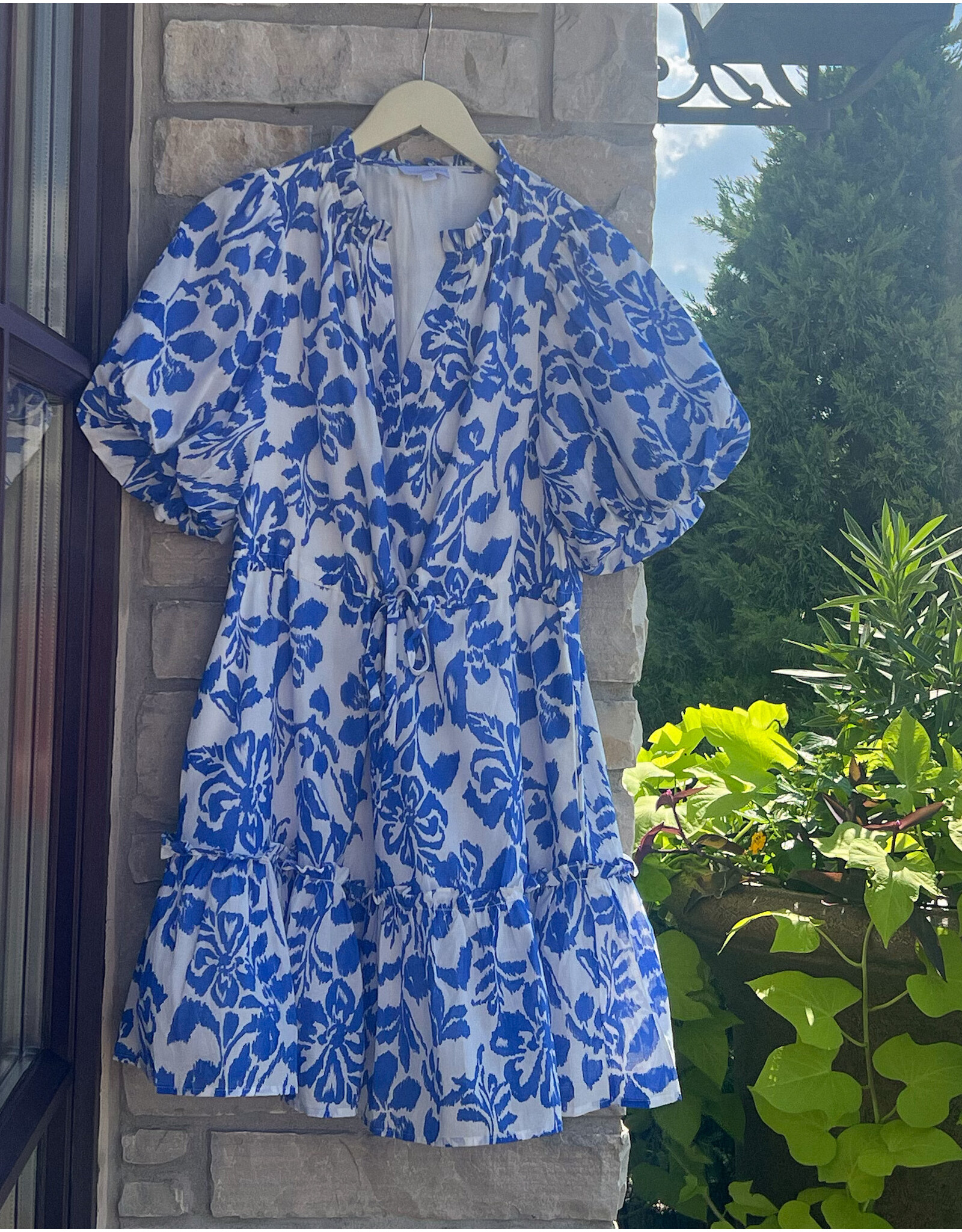 PAVANNE FLORAL SHIFT MINI DRESS