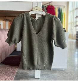 GENTLE FAWN PHOEBE V NECK TOP