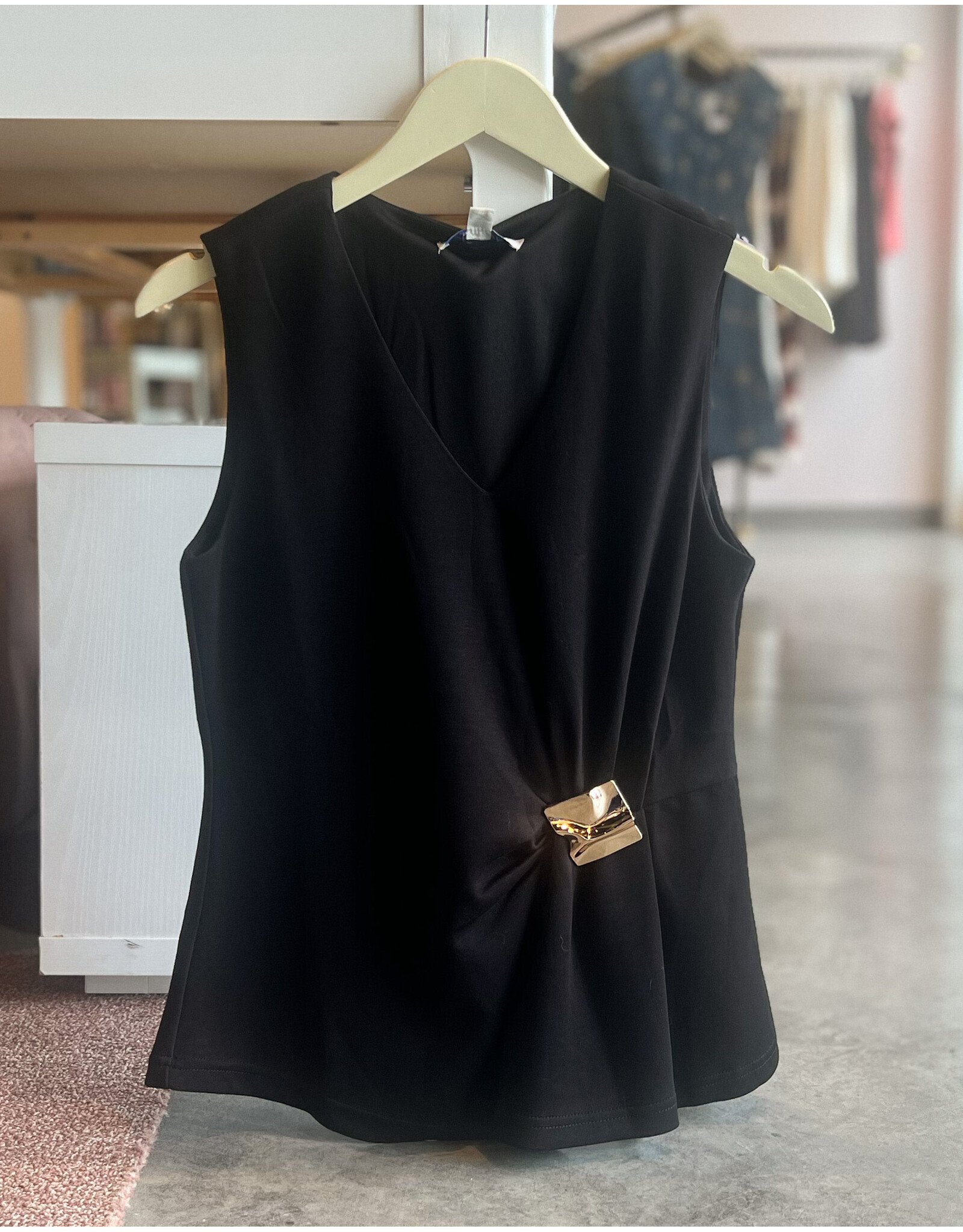 ORELLA GATHERED DRAPE TOP