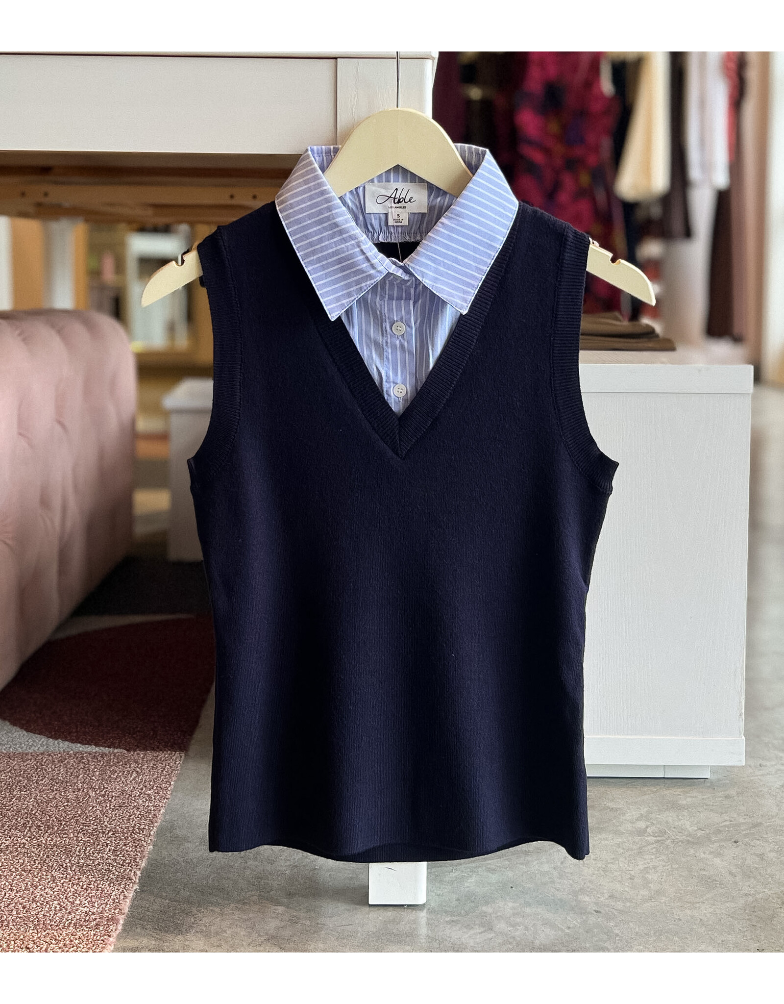 ELIANNA COLLAR DETAIL SLEEVELESS TOP