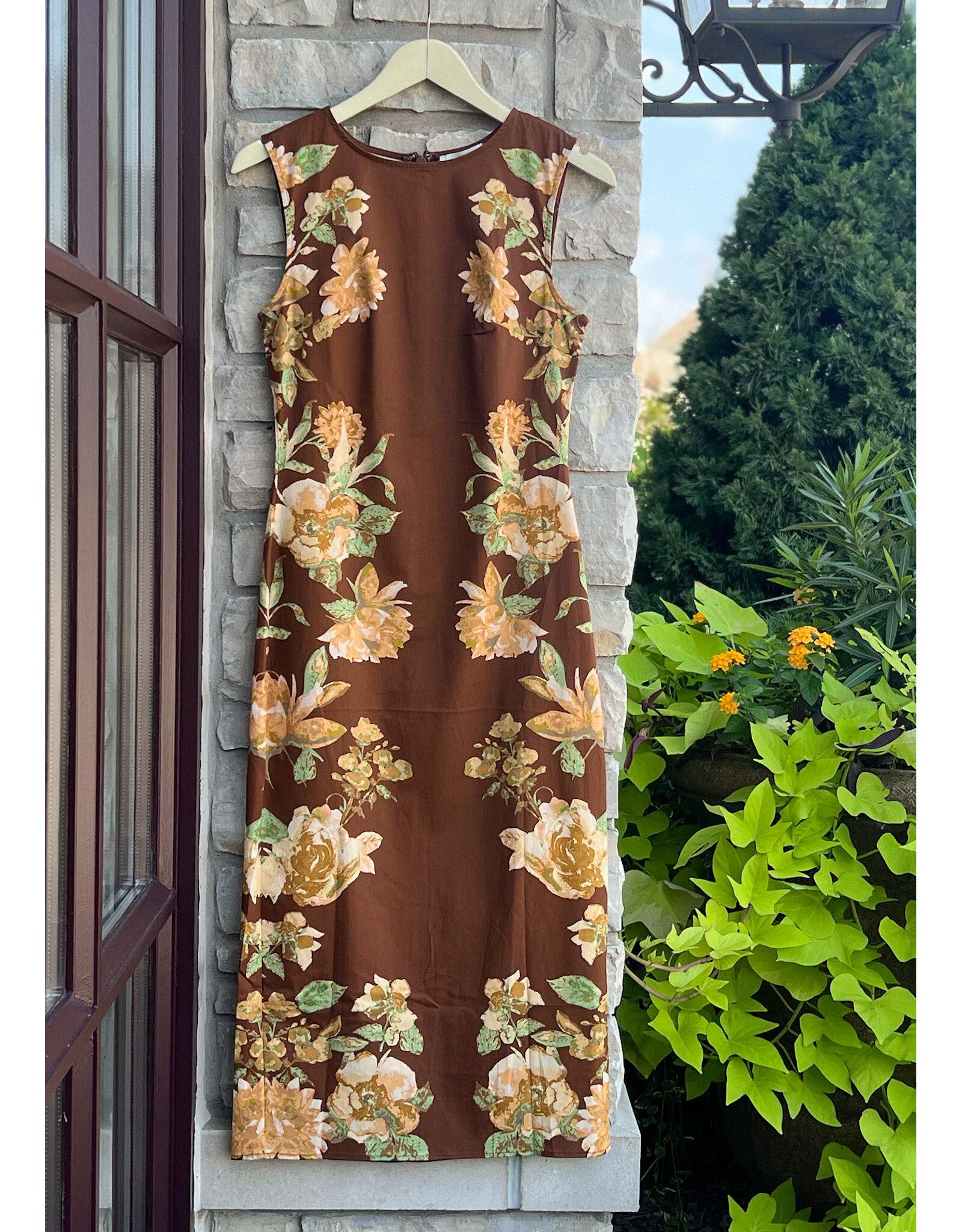 PEKELO SLEEVELESS MIDI DRESS