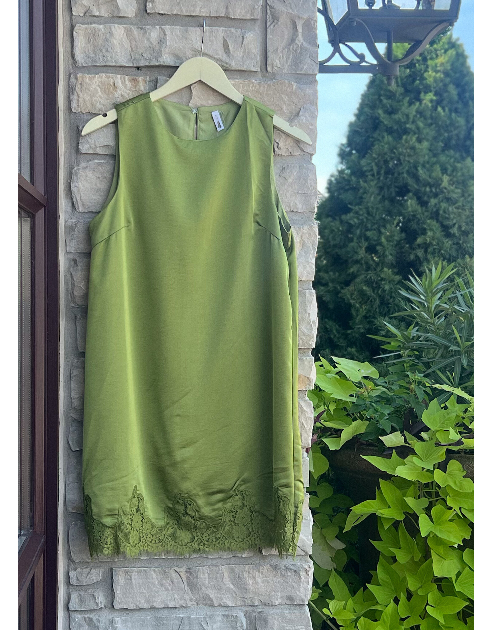 EIDER LACE DETAIL SATIN SHIFT DRESS