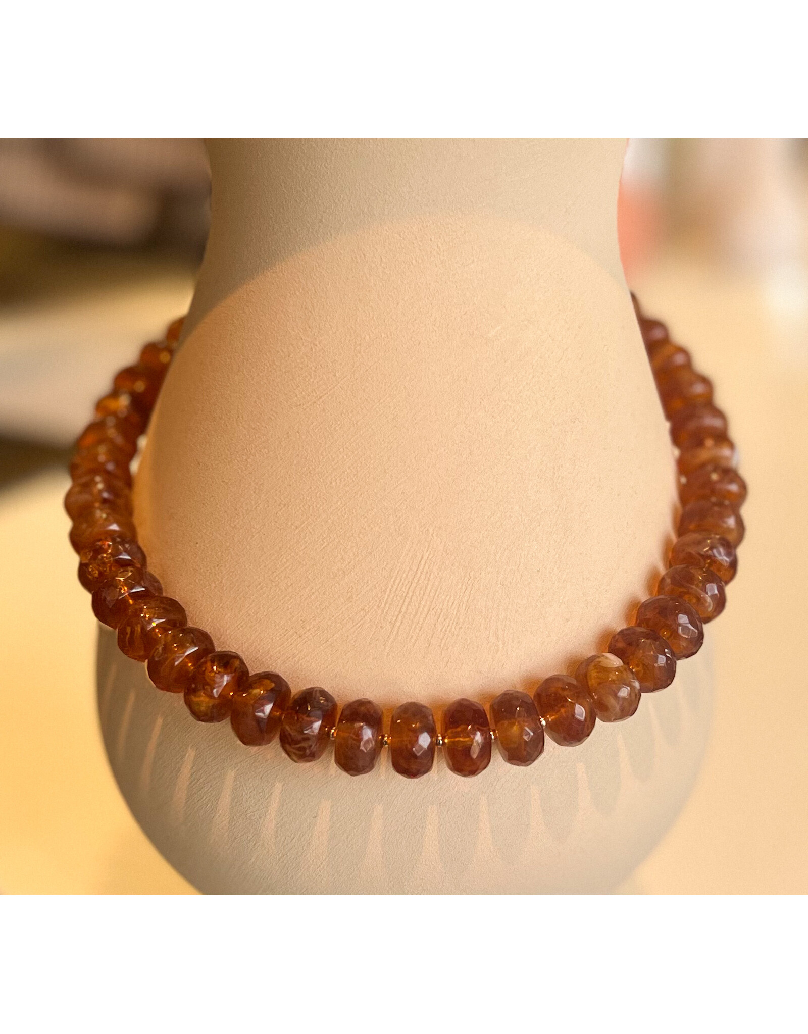SUNNIE RESIN BEAD NECKLACE