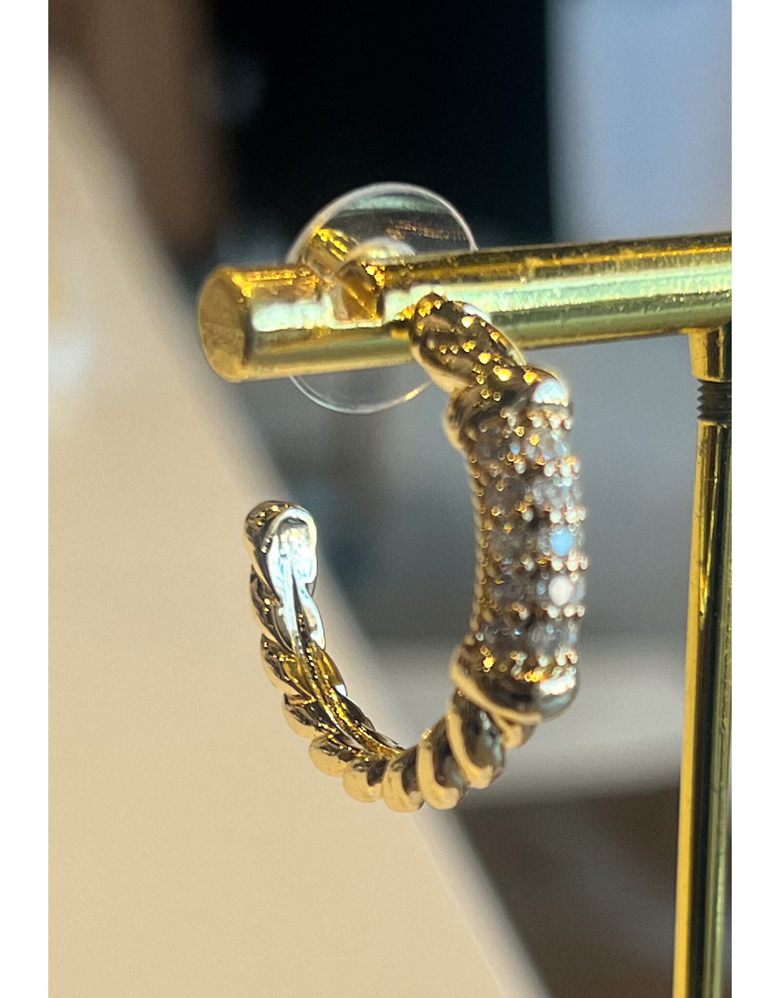 BAYLEE PAVE TWIST HOOP
