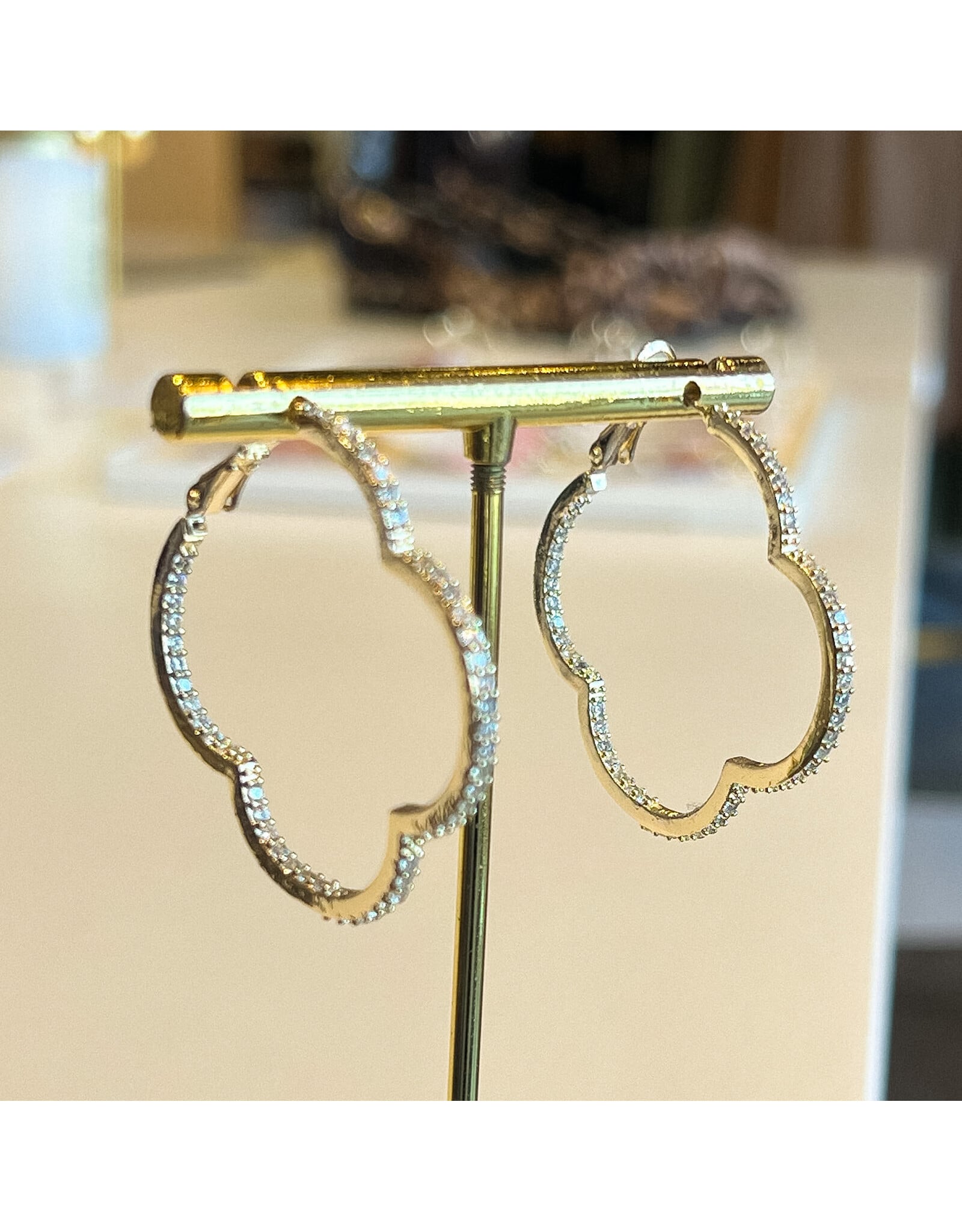 BENITO LG PAVE CLOVER HOOP