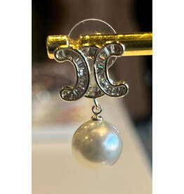 GINEVRA DROP PEARL EARRING