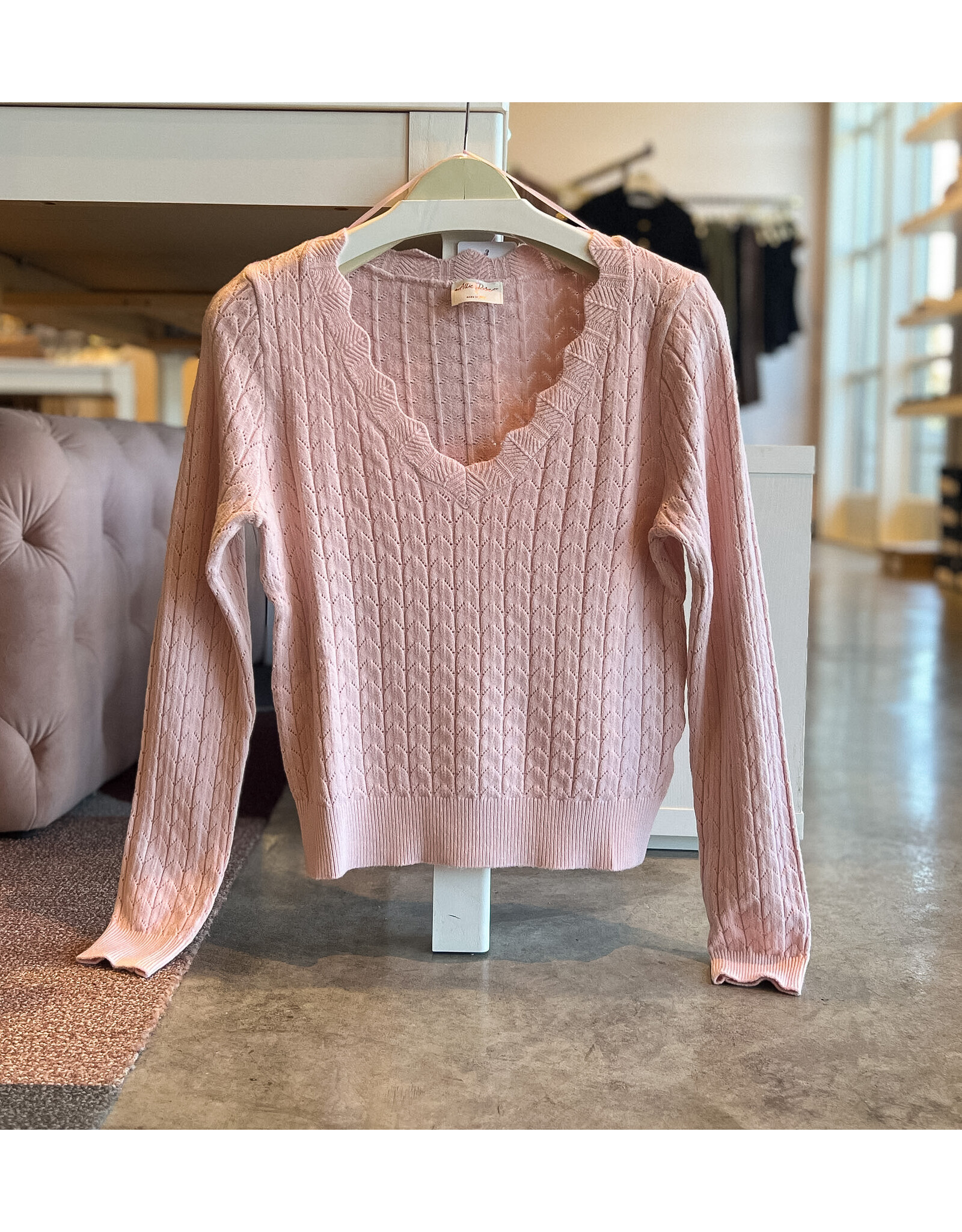 IGONE SCALLOP V NECK SWEATER