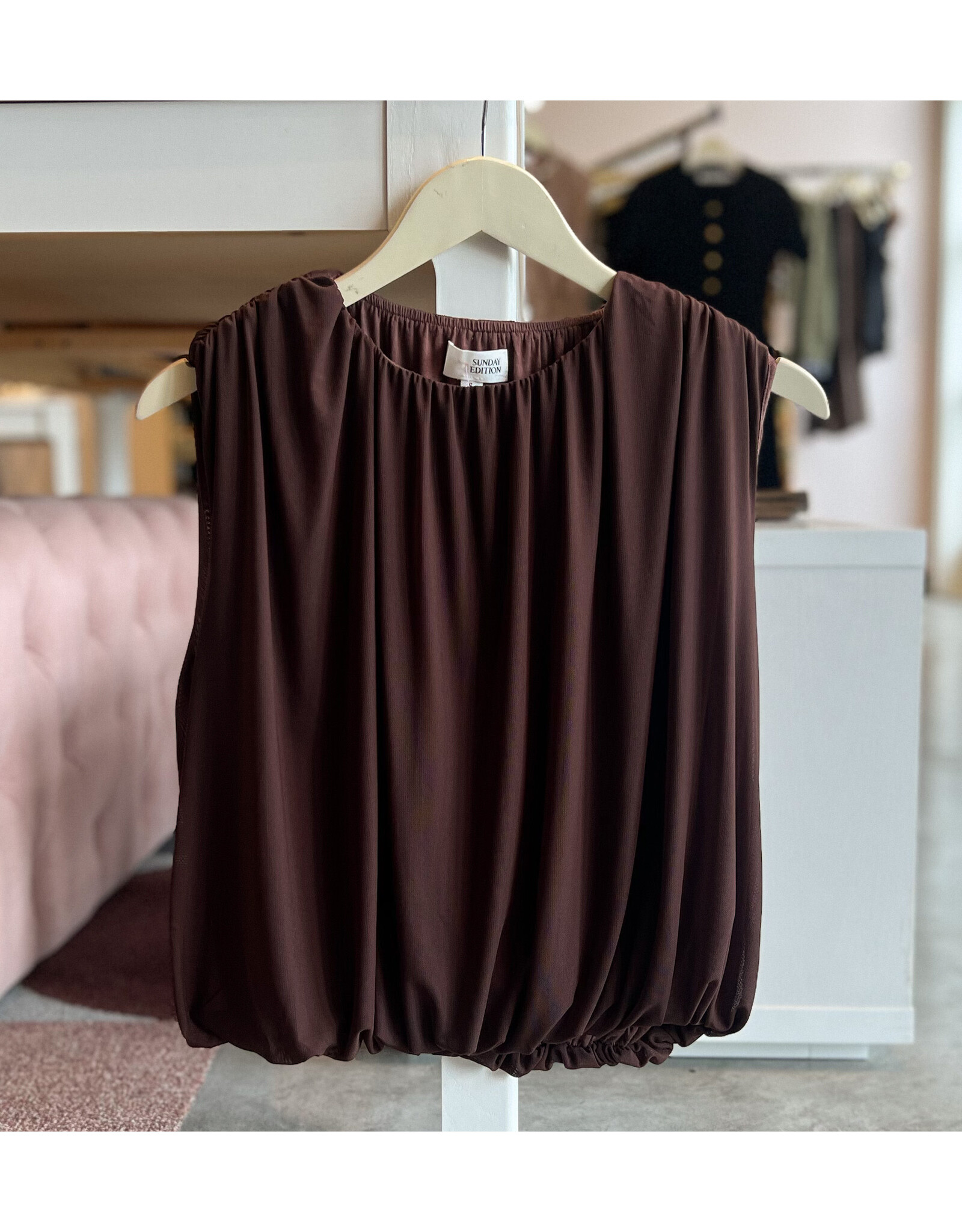 KYNAN PLEATED BUBBLE HEM TOP