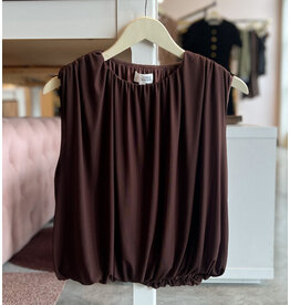 KYNAN PLEATED BUBBLE HEM TOP