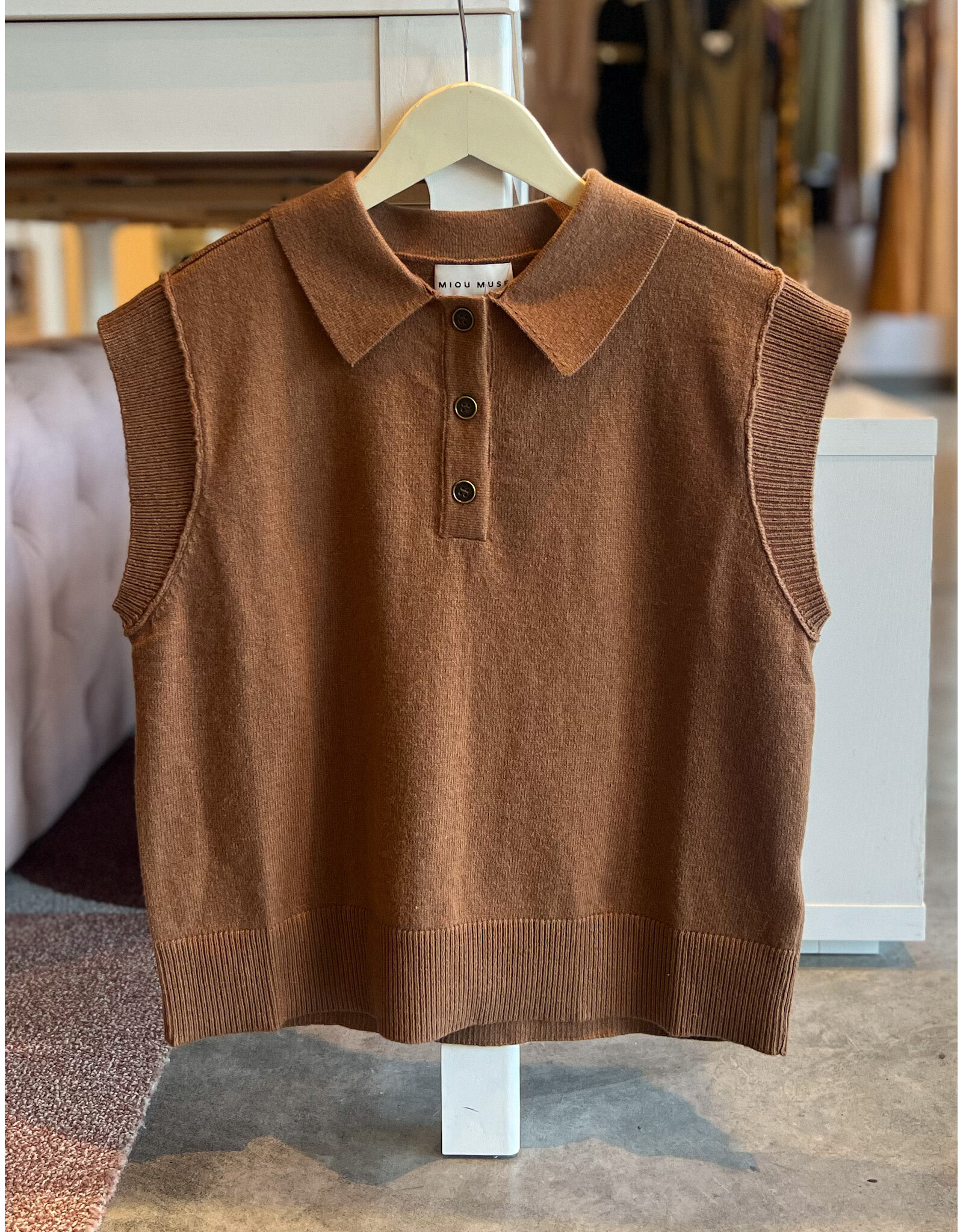 EWEN COLLAR DETAIL SLEEVELESS TOP