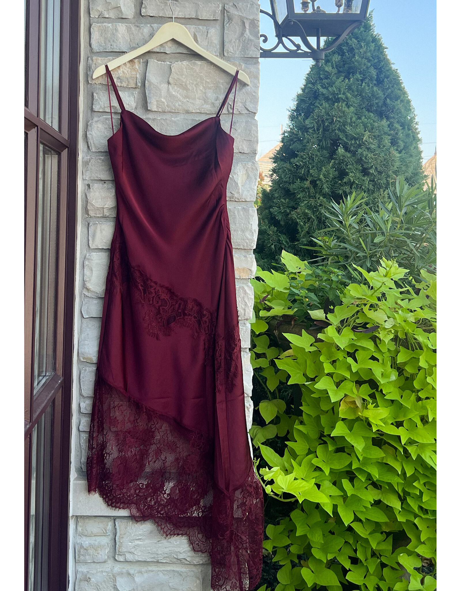 KESSYA LACE DETAIL DRESS