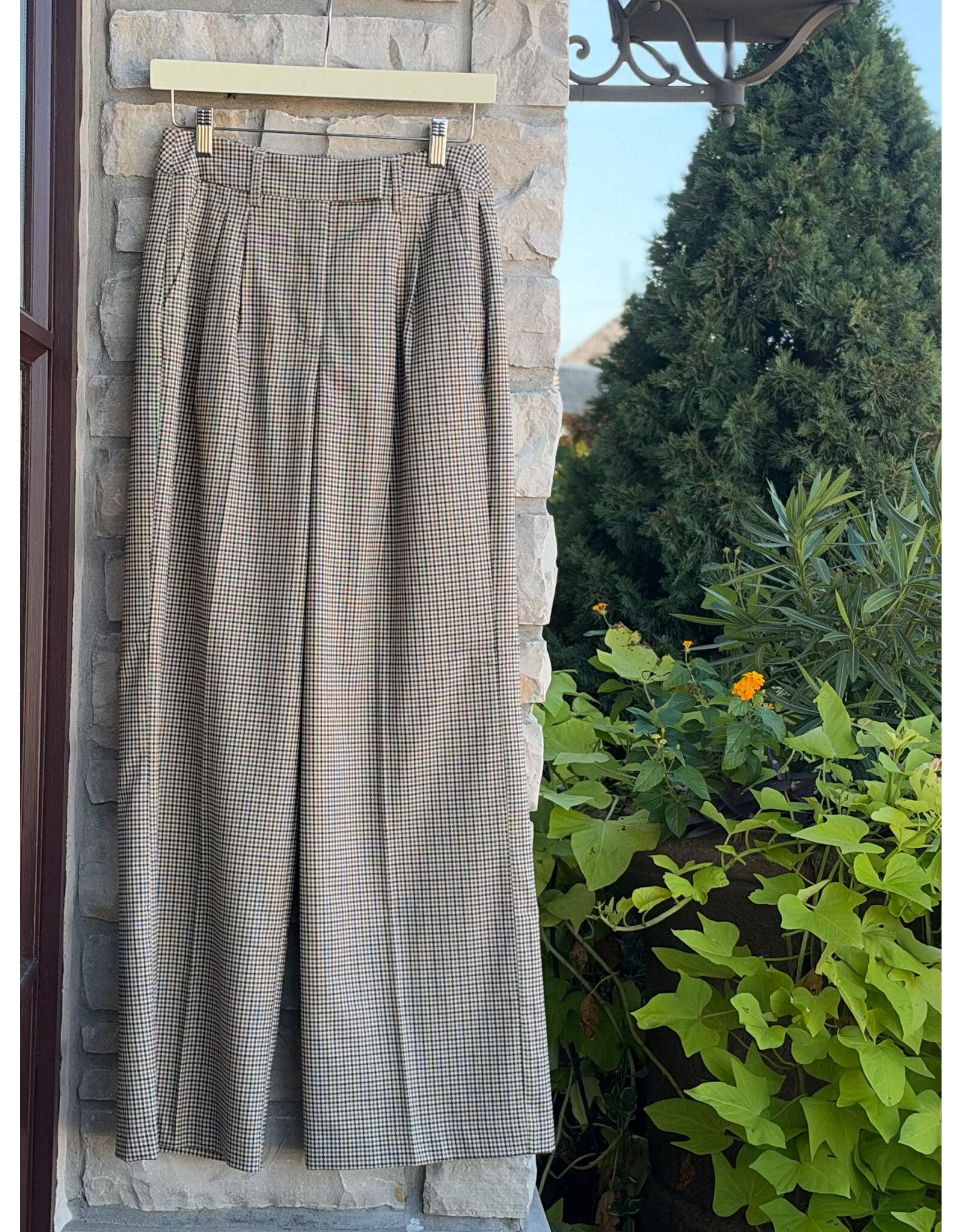 B. YOUNG BYESTOLO PANTS