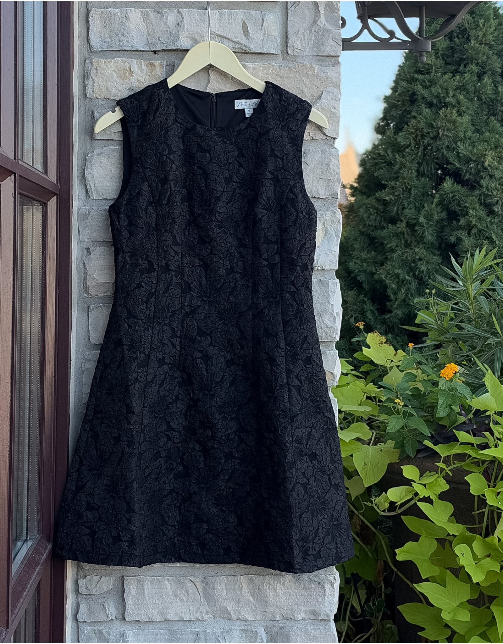 ALISTER SLEEVELESS MINI DRESS