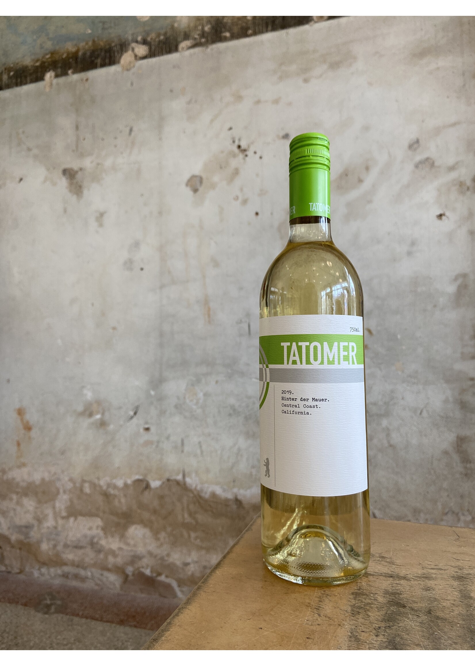 Tatomer 'Hinter der Mauer'