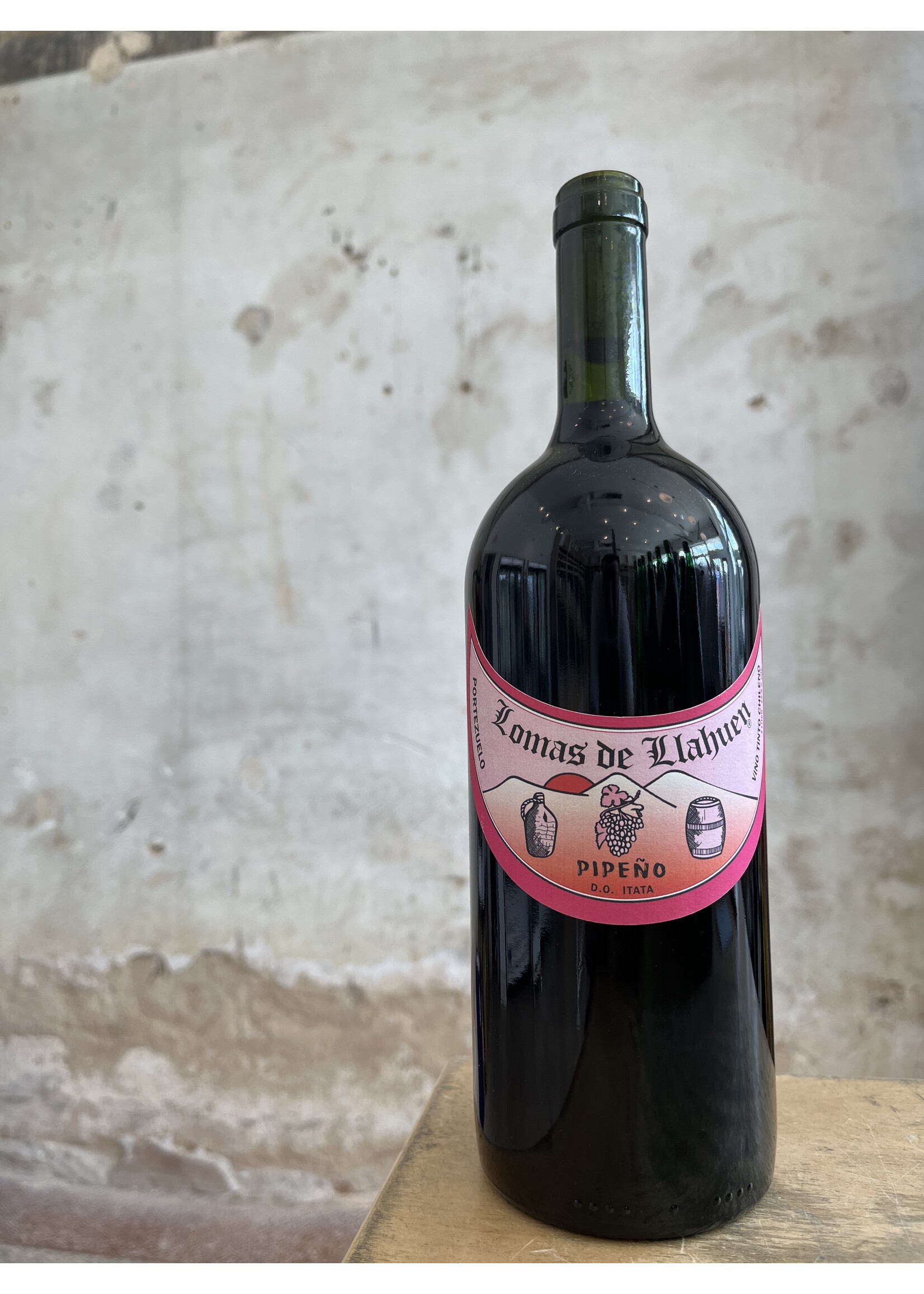 Gustavo Riffo 'Lomas de Llahuen' Pipeño 1L