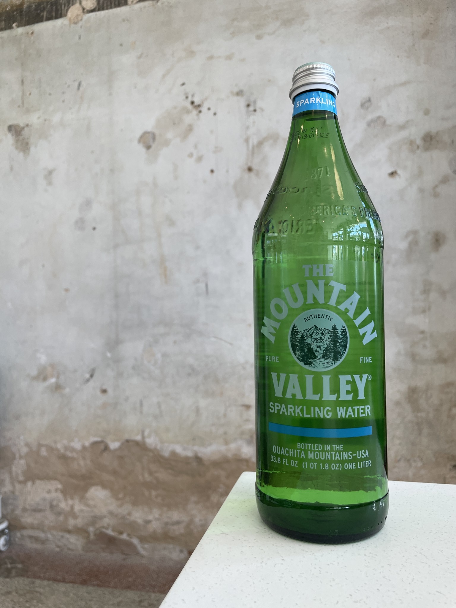 Mountain Valley Sparkling Water Liter