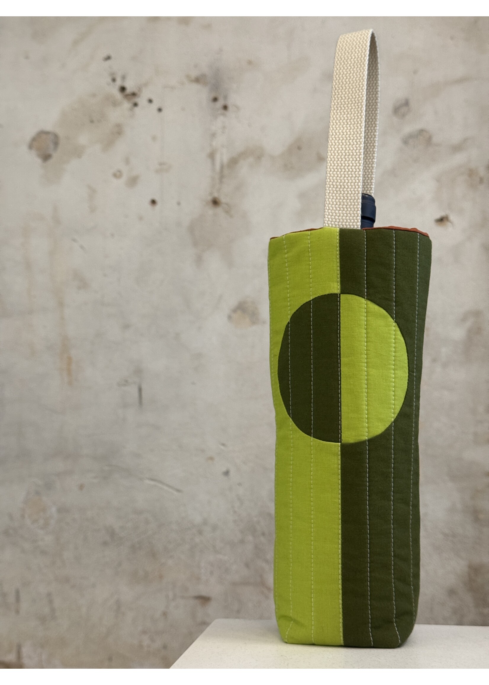 Mazzy Threads Single Bottle Hand Quilted Tote