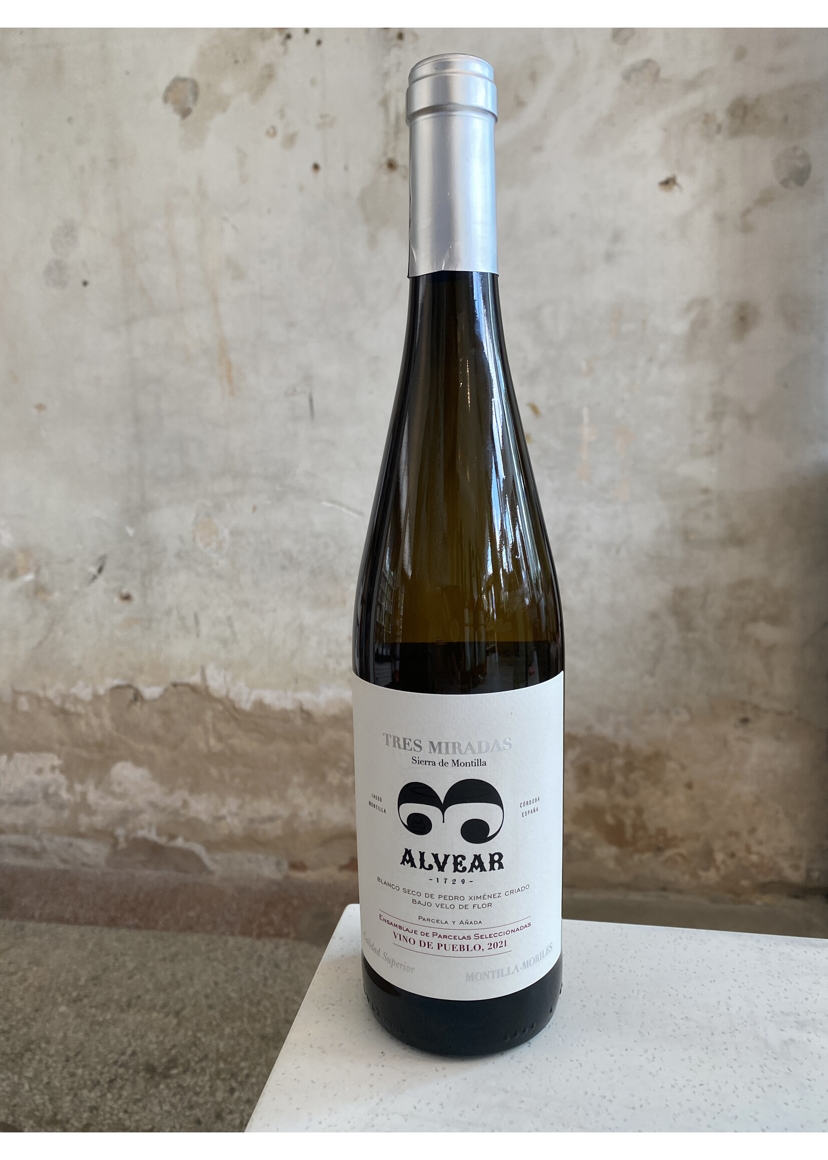 Alvear 'Tres Miradas' Vino de Pueblo