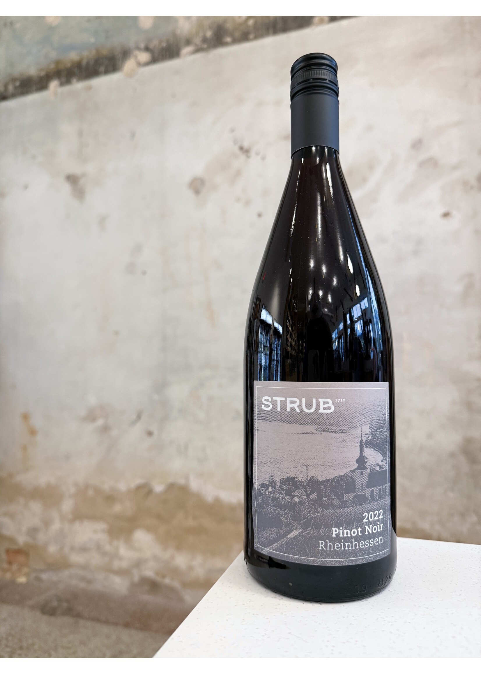 Strub Pinot Noir Trocken 1L