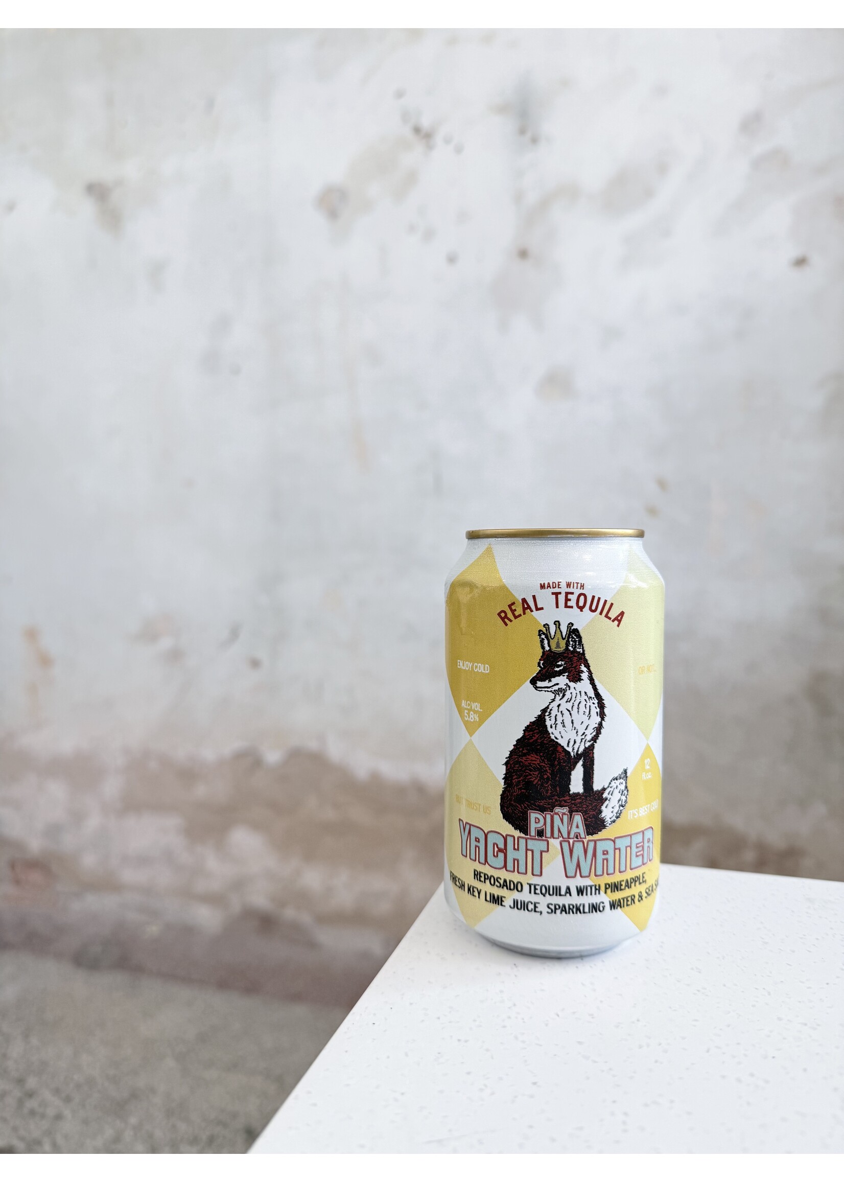 Sneaky Pete Piña Yacht Water