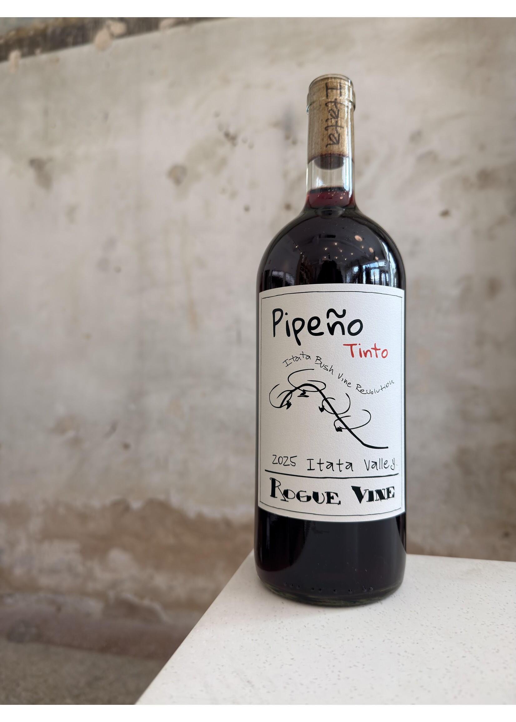 Rogue Vine Pipeño Tinto 1L