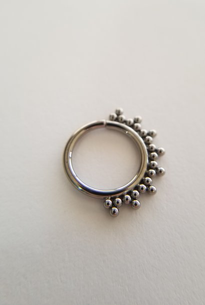 Tri-Bead Seam Ring in Niobium/Titanium