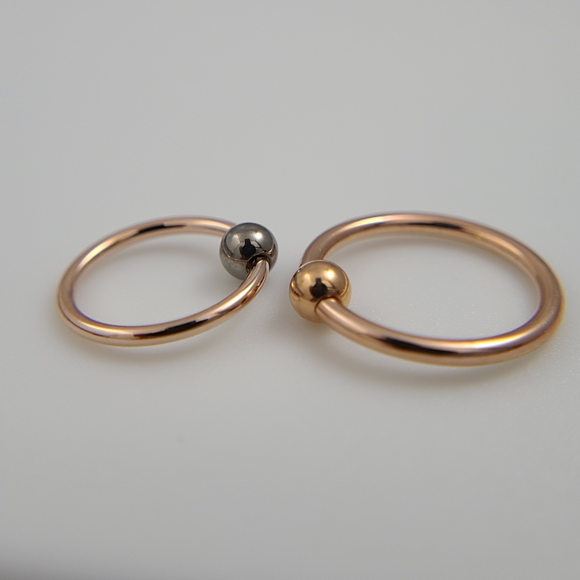 Captive Bead Ring in Gold-1