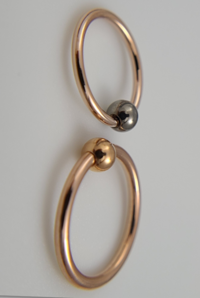 Captive Bead Ring in Gold