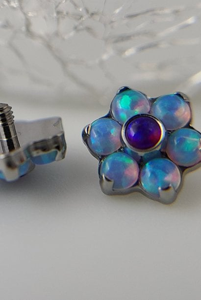 Gem Flower in Titanium - 2.0mm gems - 14g Threaded