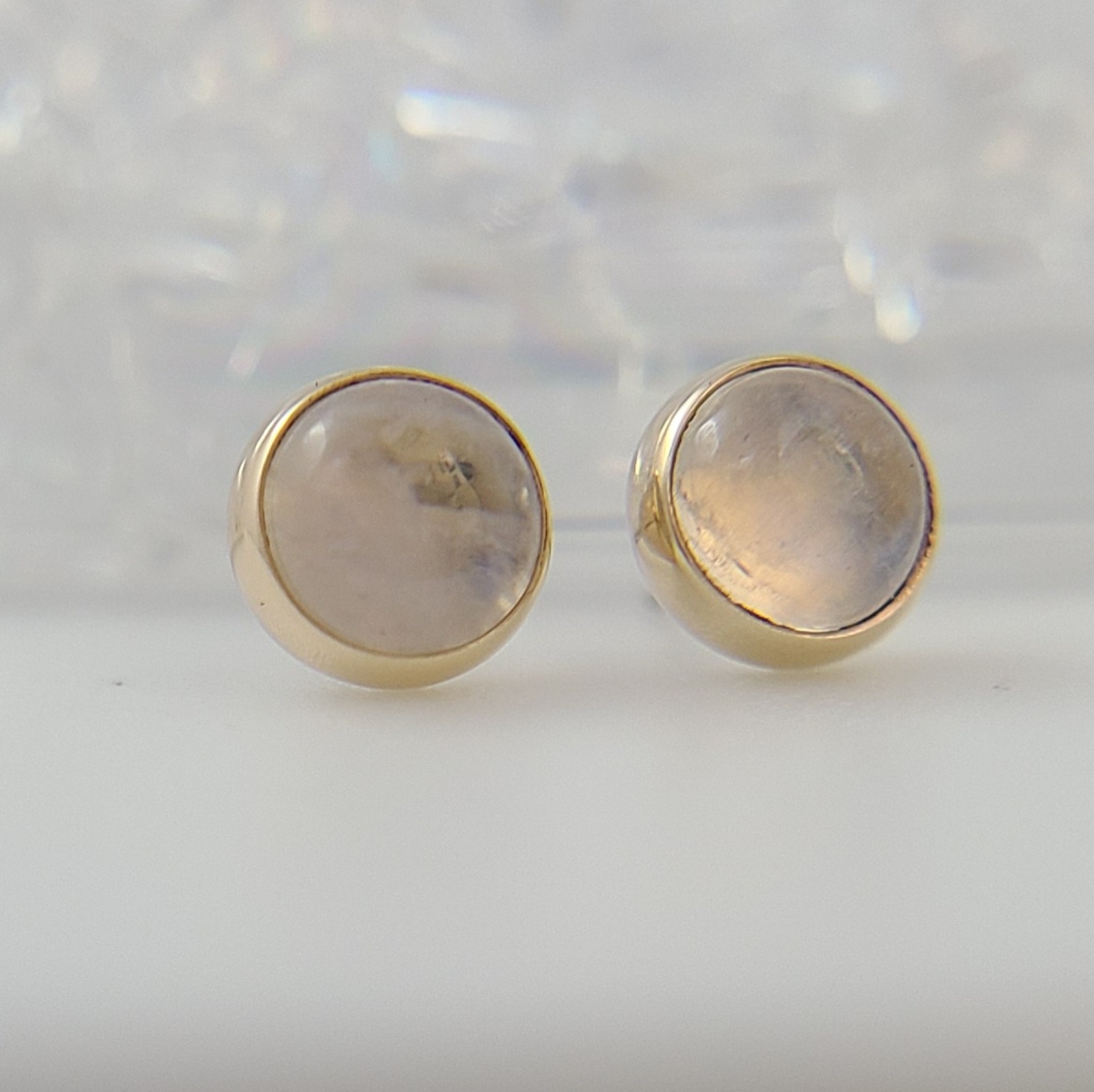 Natural Stone Cabochons . Press-Fit End in Gold-9