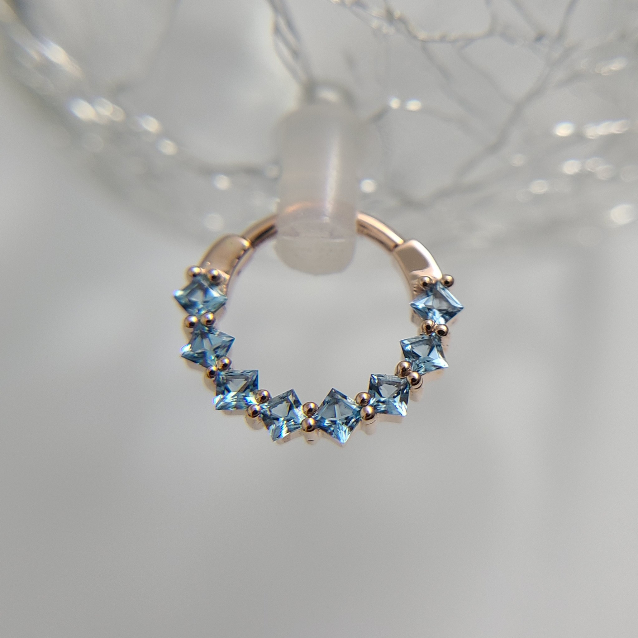 Tiffany Hinged Ring in Gold Studio 51/50