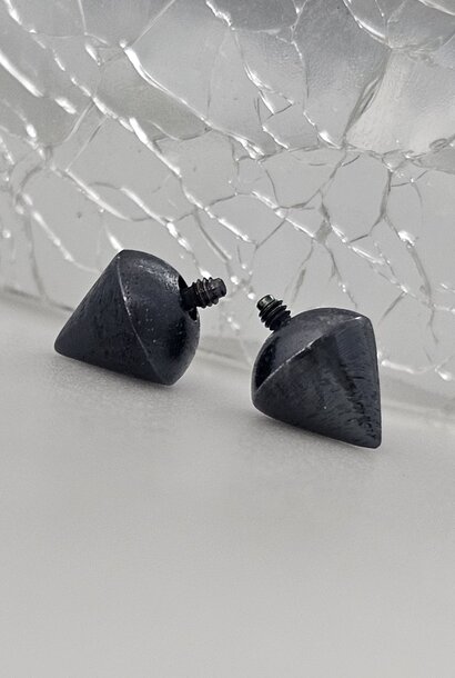 Black Spike ball in Niobium - Threaded