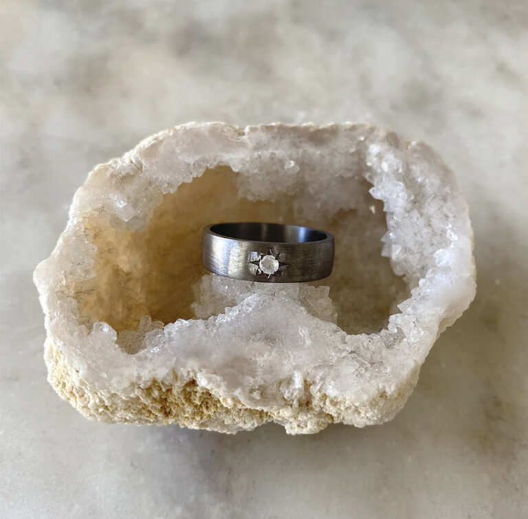ROBINDIRA UNSWORTH LYRA GYPSY MOONSTONE RING SIZE 7