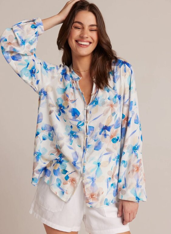 BELLA DAHL BUTTON LOOP FRONT SHIRT IN MALIBU FLORAL PRINT