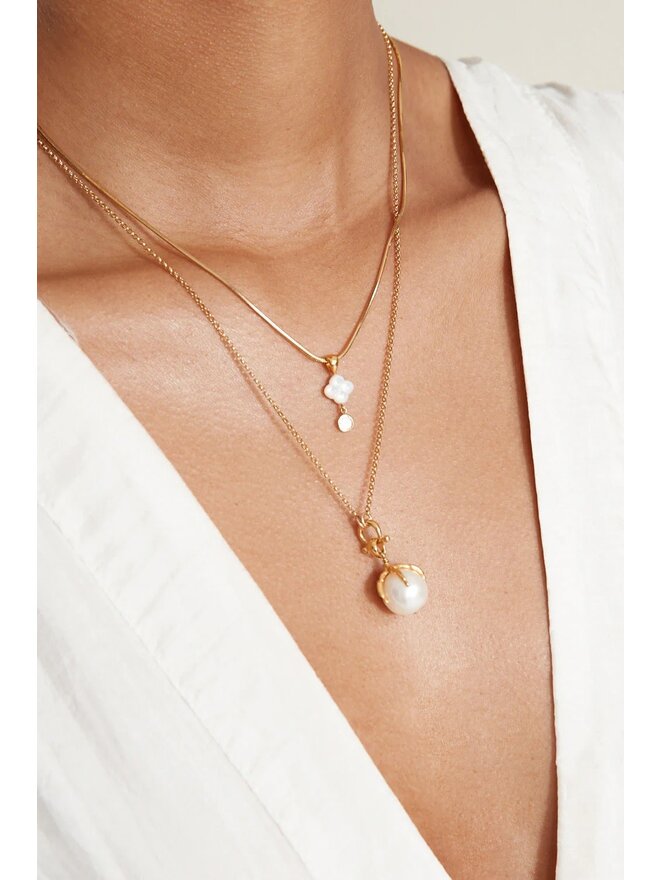 CHAN LUU NG-15158 LARK PENDANT WHITE PEARL NECKLACE - Leaf & Petal