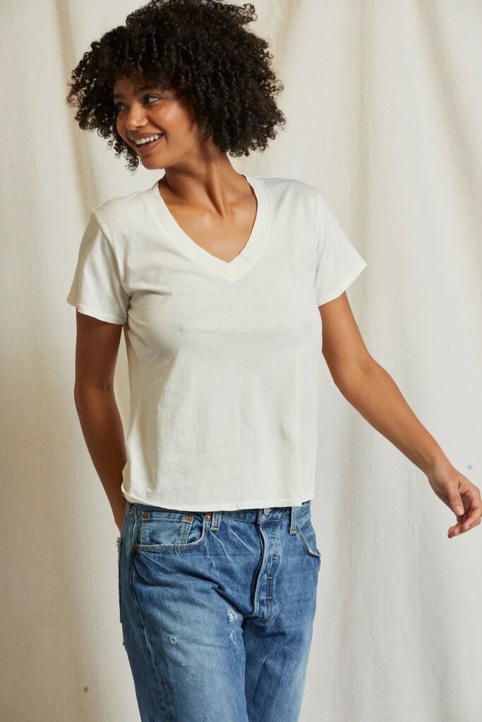PERFECT WHITE TEE HENDRIX BOXY V-NECK IN BRIGHT IVORY
