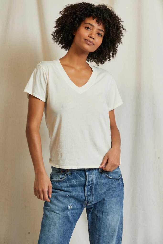 PERFECT WHITE TEE HENDRIX BOXY V-NECK IN BRIGHT IVORY