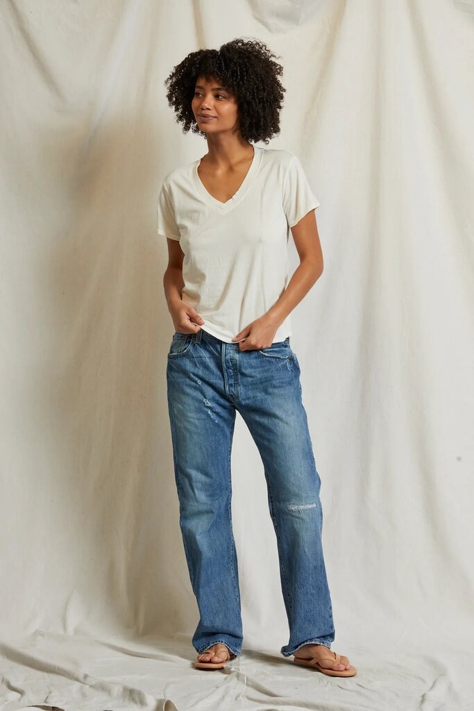 PERFECT WHITE TEE HENDRIX BOXY V-NECK IN BRIGHT IVORY