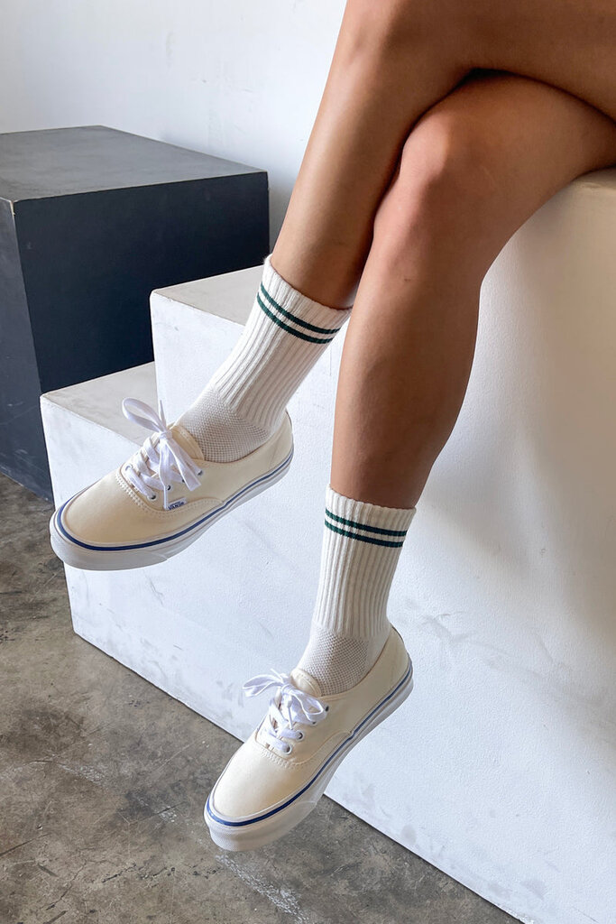 LE BON SHOPPE BOYFRIEND SOCKS IN NOIR AND PARCHMENT